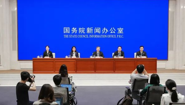 王受文出席国新办政策例行吹风会介绍推动外贸保稳提质有关情况